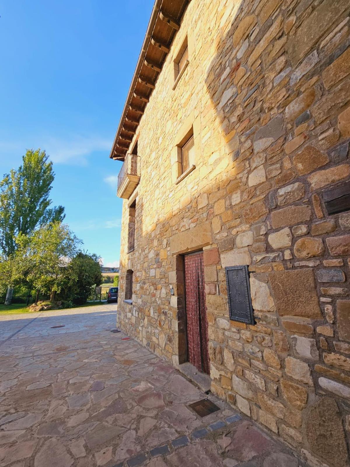 Lagar De Palacio Santa Cilia de Jaca الغرفة الصورة