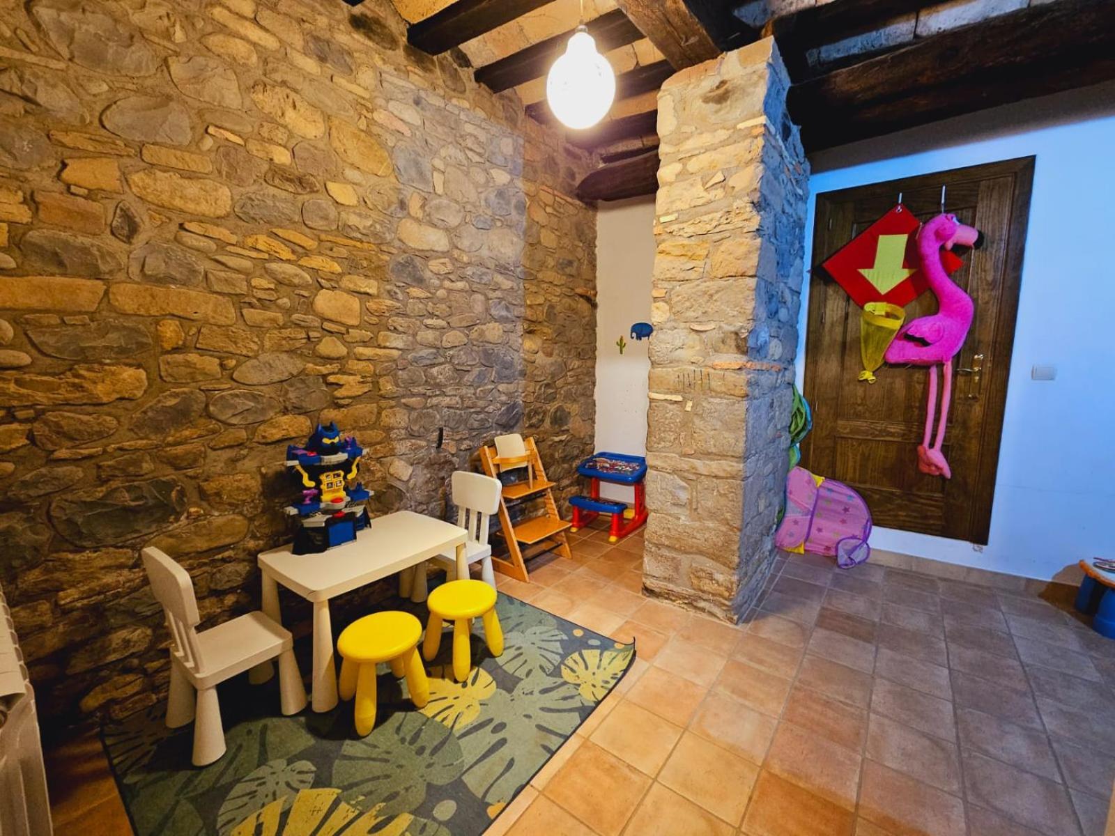 Lagar De Palacio Santa Cilia de Jaca الغرفة الصورة